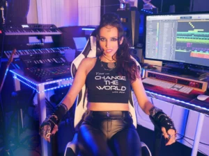 Nathassia Devine -Goddess Is A DJ Electronic